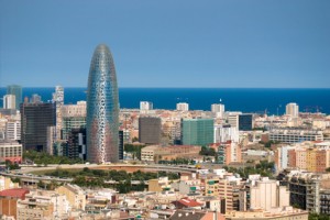 Der Artikel regt zur Städtereise nach Barcelona an. 