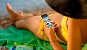 Chatten, Surfen, Shoppen – Dafür nutzen die Deutschen ihr Smartphone im Urlaub